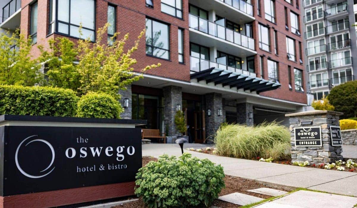 Oswego Hotel Review: Pet-Friendly Stays in Victoria, BC 1 Oswego Hotel Review: Pet-Friendly Stays in Victoria, BC 1