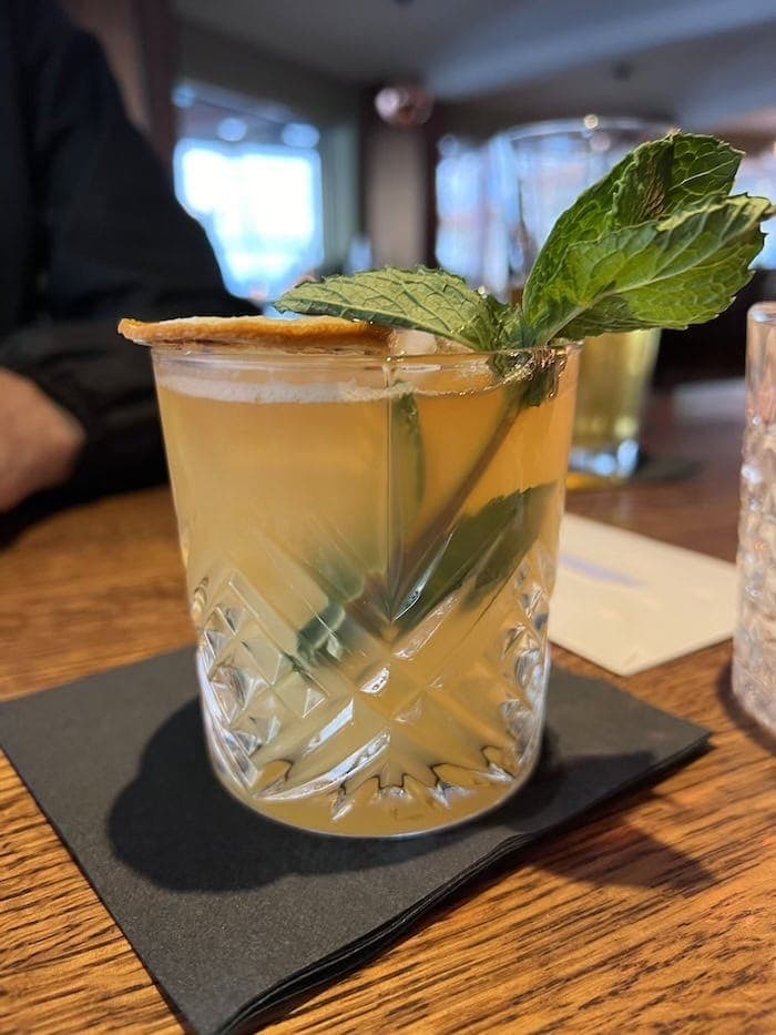 Qualicum Beach Inn: Pet-Friendly Coastal Hotel on Vancouver Island 6 drinks at Qualicum Beach cafe