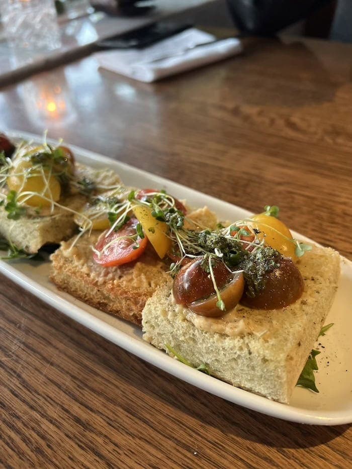Qualicum Beach Inn: Pet-Friendly Coastal Hotel on Vancouver Island 5 qualicum beach inn vegetarian food options worth trying