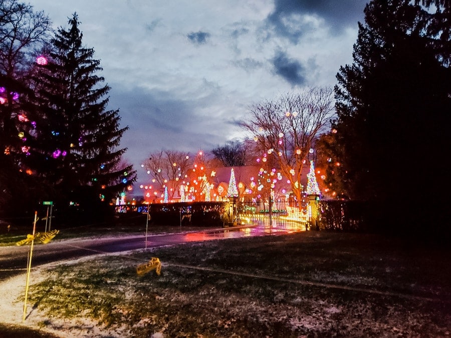 Canada in January: Guide to visiting Canada in winter 16 Niagara-Falls-Lights-Event