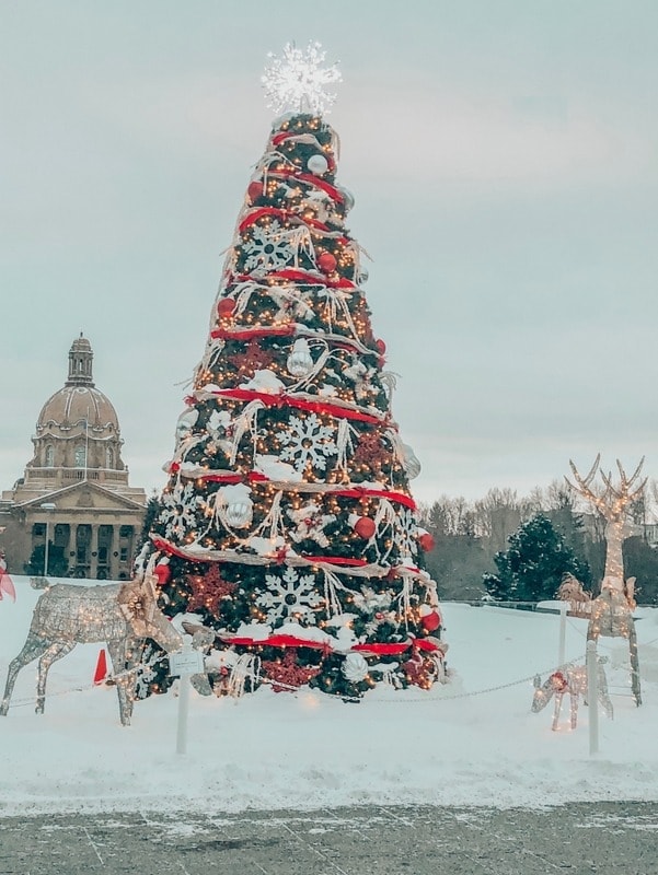 21 Best Places to Visit in Canada in Winter 5 Edmonton-best-places-to-visit-in-Canada-in-Winter