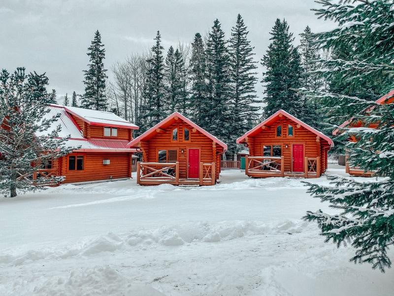21 Best Places to Visit in Canada in Winter 2 Pocahontas-Cabins